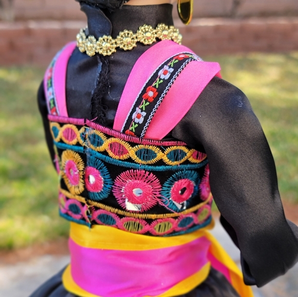 DIA DE LOS MUERTOS DOLL, DAY OF THE DEAD DECOR - Picture 6 of 16